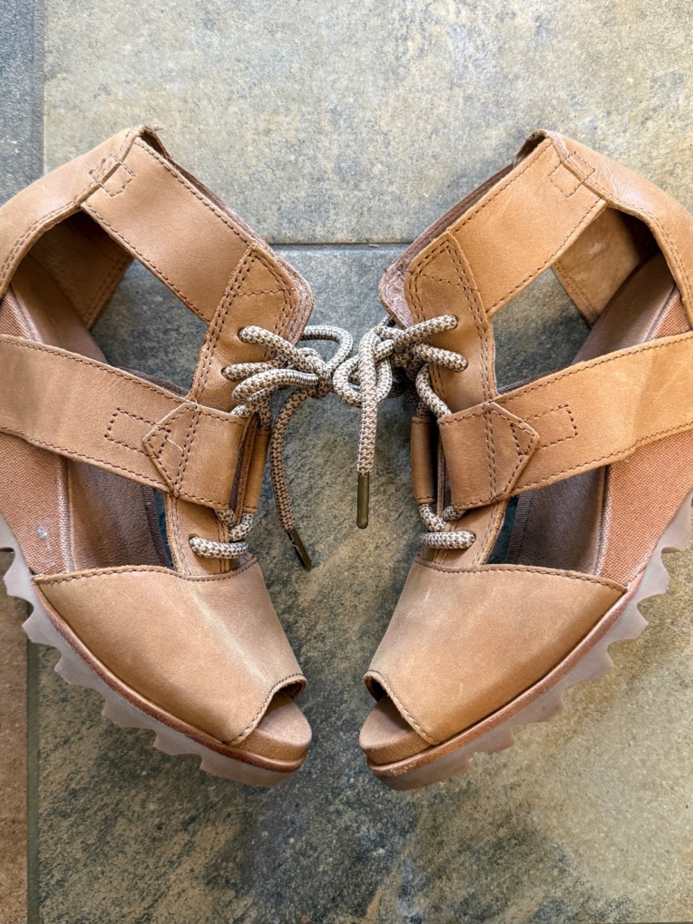 SOREL Joanie II Lace Wedge Sandals Heels Camel Tan Leather Women Size 9 - Picture 3 of 6